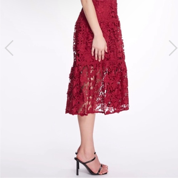 Marchesa Note beautiful lace midi dress in red/wine - Picture 9 of 13